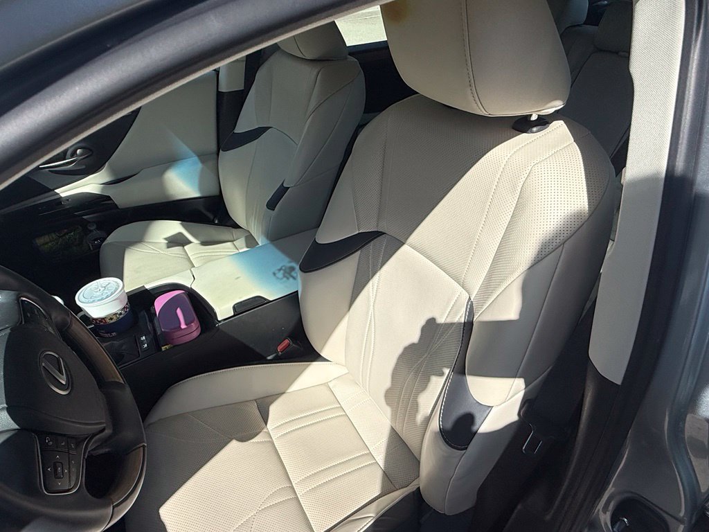 Used 2024 Lexus ES 300h w/ Technology Package FWD image 16