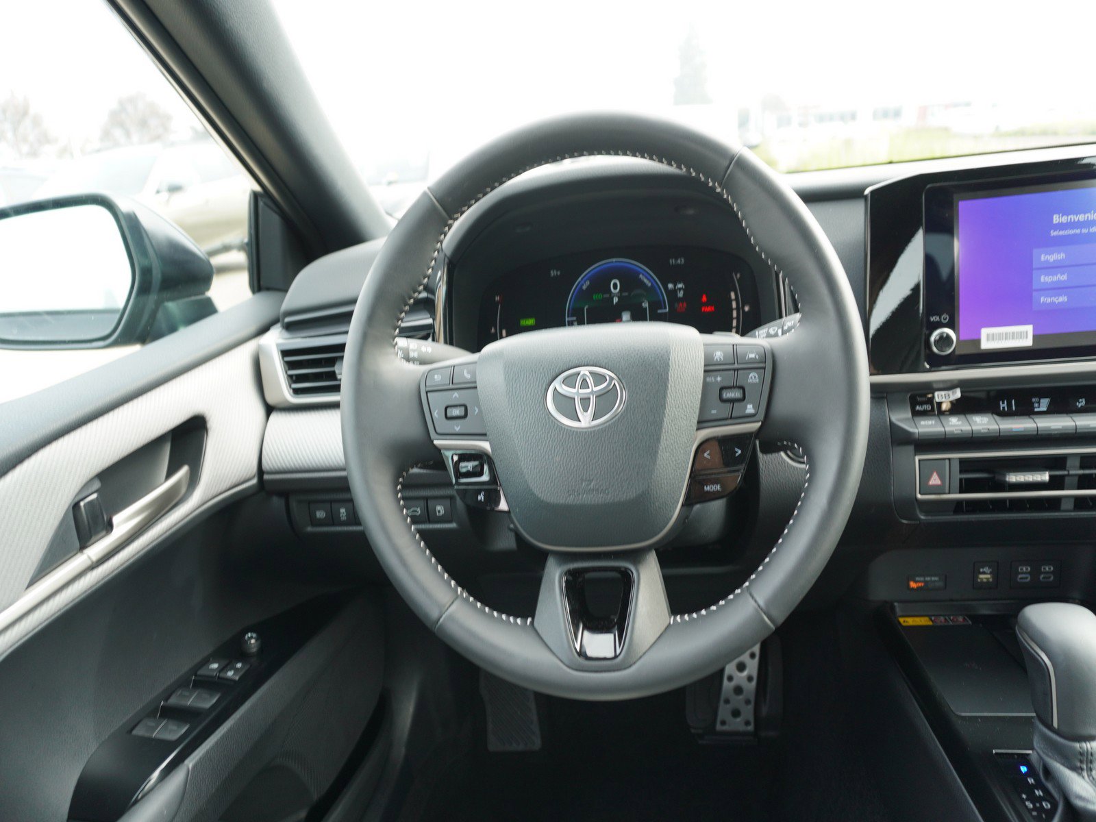 Used 2025 Toyota Camry SE image 14