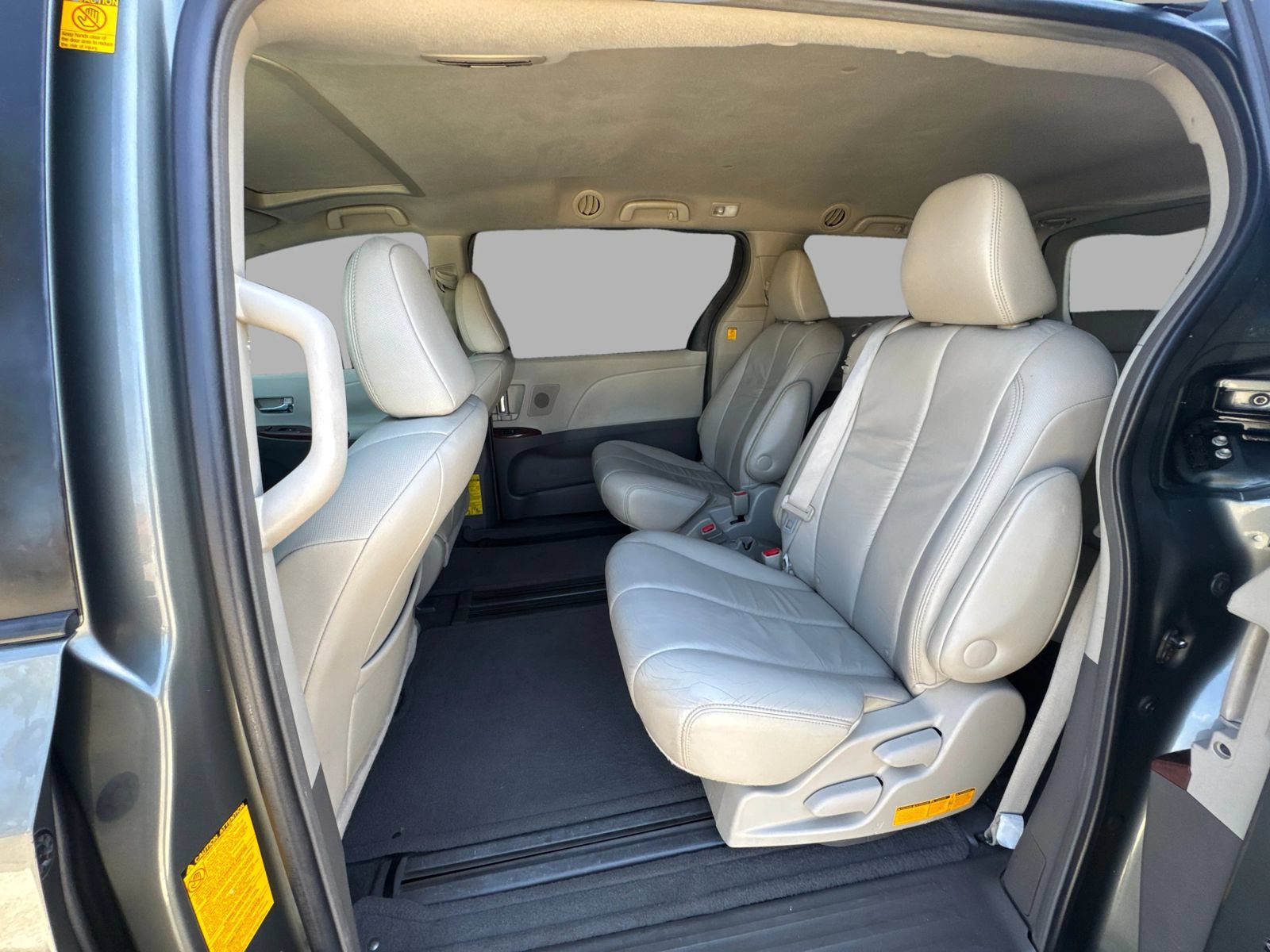Used 2011 Toyota Sienna XLE w/ XLE Navigation Pkg FWD image 28