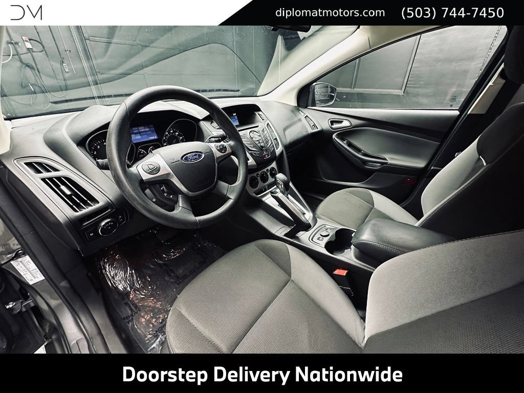 Used 2014 Ford Focus SE w/ SE Winter Package FWD image 17