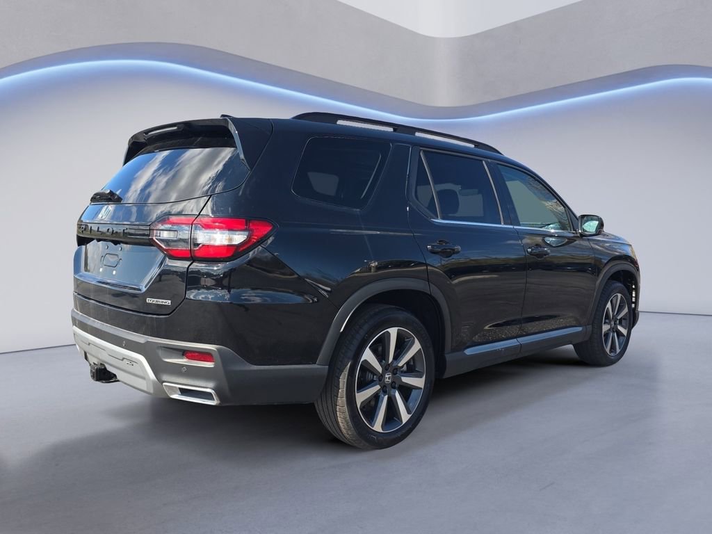 Certified 2025 Honda Pilot Touring image 5