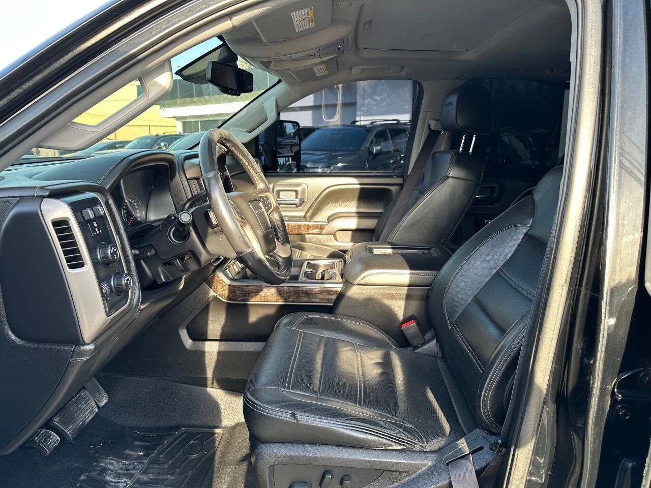 Used 2016 GMC Sierra 2500 Denali w/ Duramax Plus Package AWD/4WD image 36