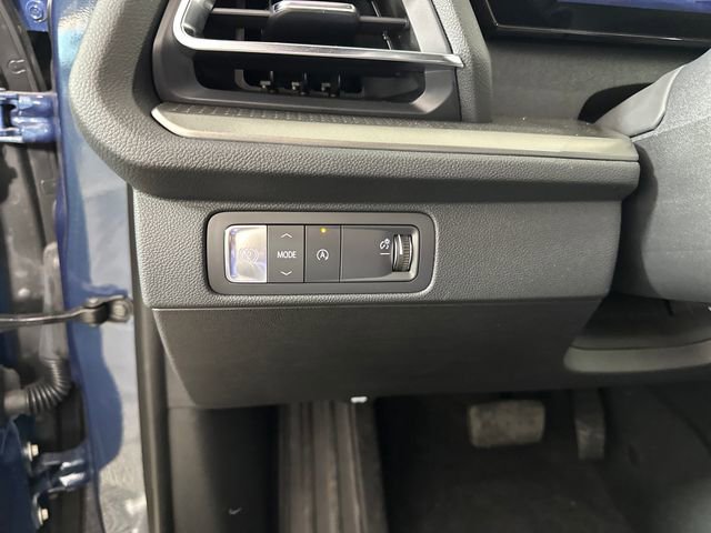 Used 2025 Chevrolet Traverse LT w/ Driver Confidence Package image 19