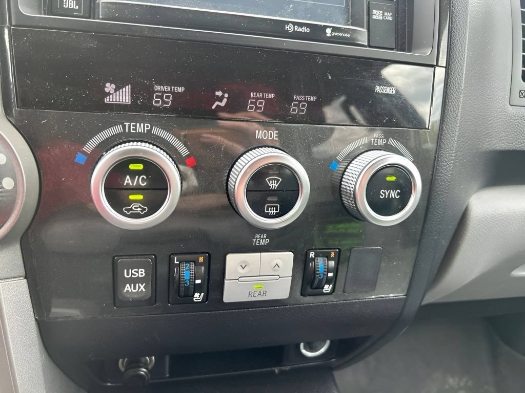 Used 2016 Toyota Sequoia Platinum AWD/4WD image 29
