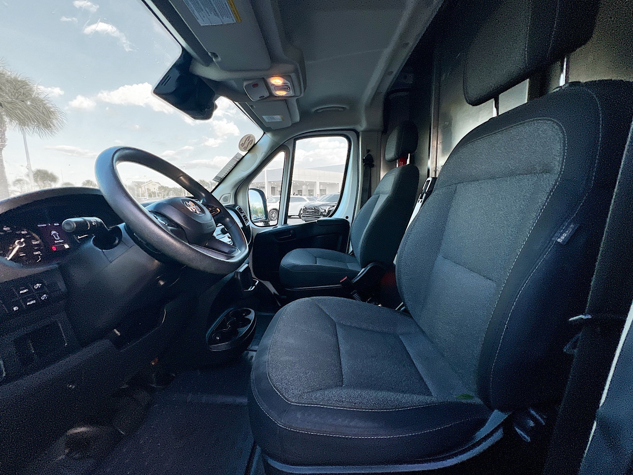 Used 2022 RAM ProMaster 2500 w/ Convenience Group image 14