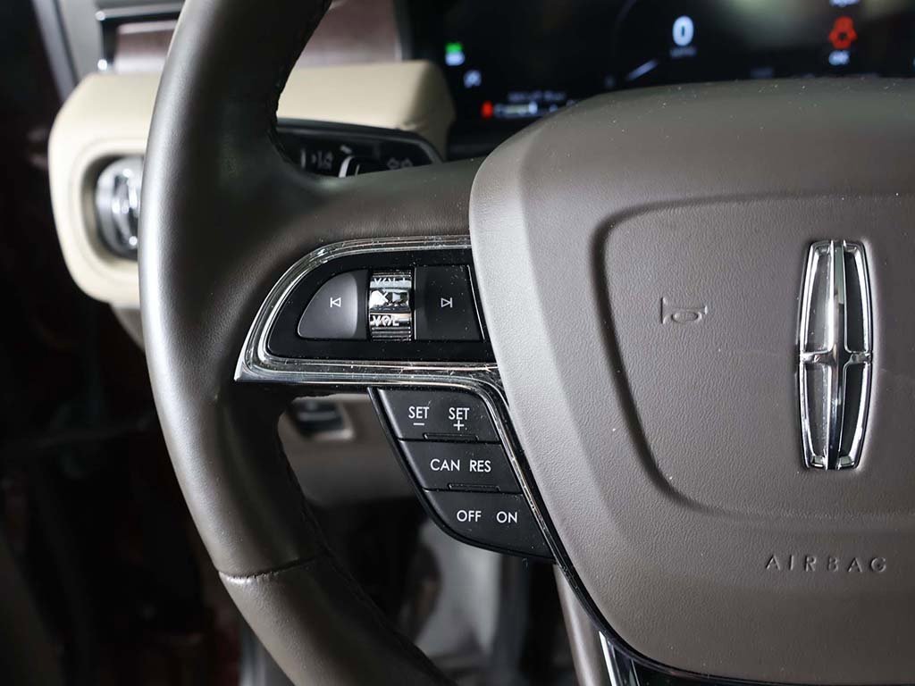 Used 2022 Lincoln Nautilus Reserve w/ Luxury Package image 43