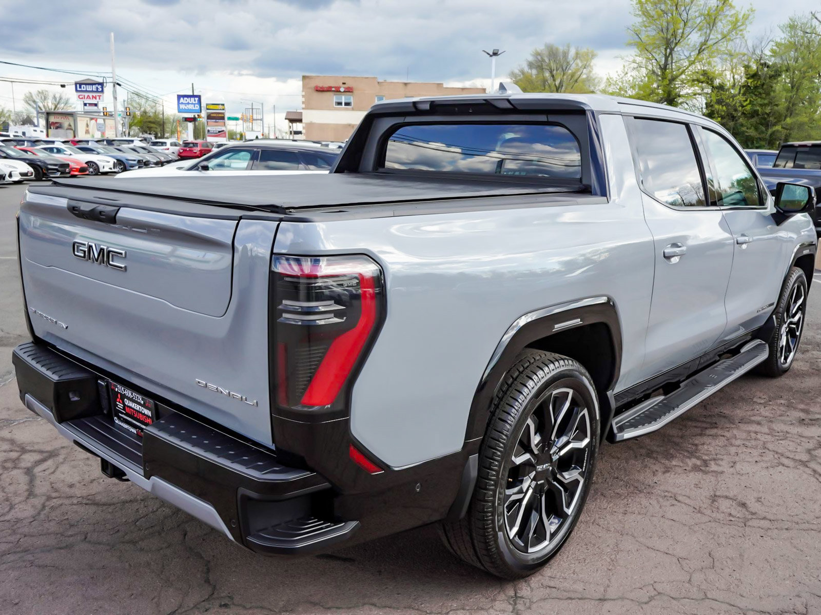 Used 2024 GMC Sierra EV Denali image 6