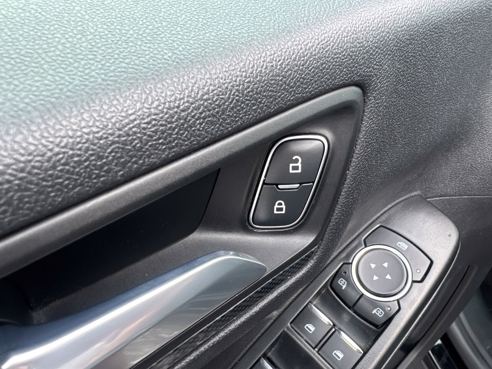 Used 2025 Ford Escape ST-Line FWD image 15