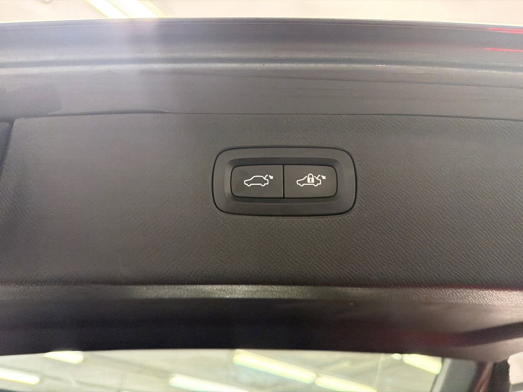 Used 2018 Volvo XC90 T6 Inscription w/ Convenience Package image 21