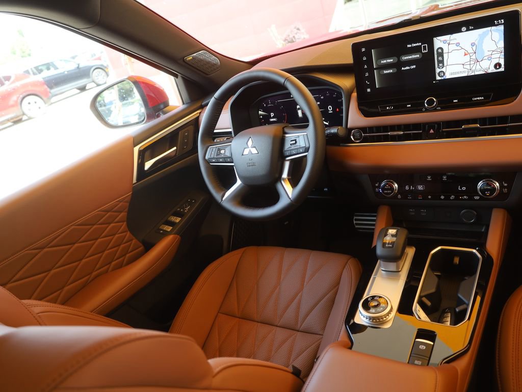 New 2025 Mitsubishi Outlander SEL image 24