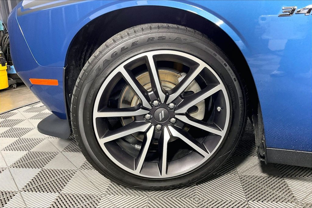 Used 2023 Dodge Challenger R/T RWD image 10