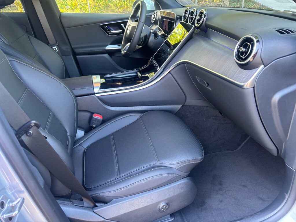 New 2025 Mercedes-Benz GLC 350e 4MATIC image 14