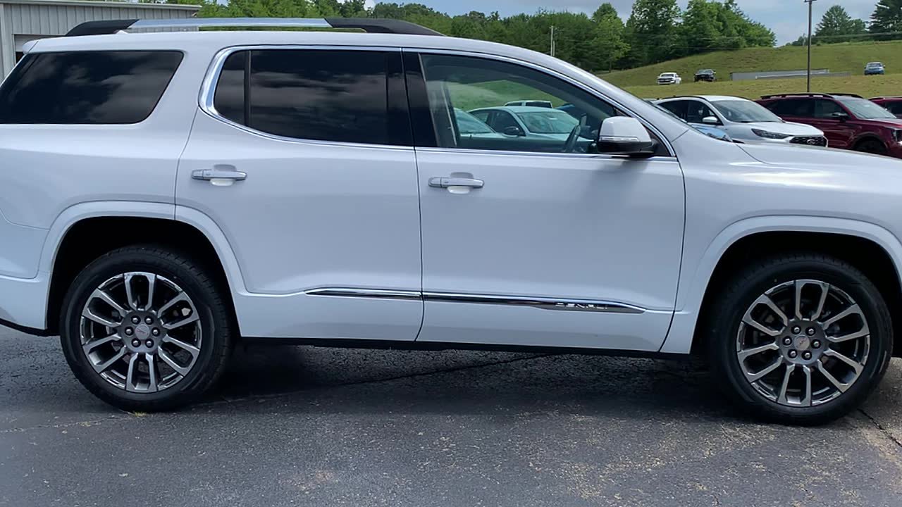 Used 2023 GMC Acadia Denali AWD/4WD image 6