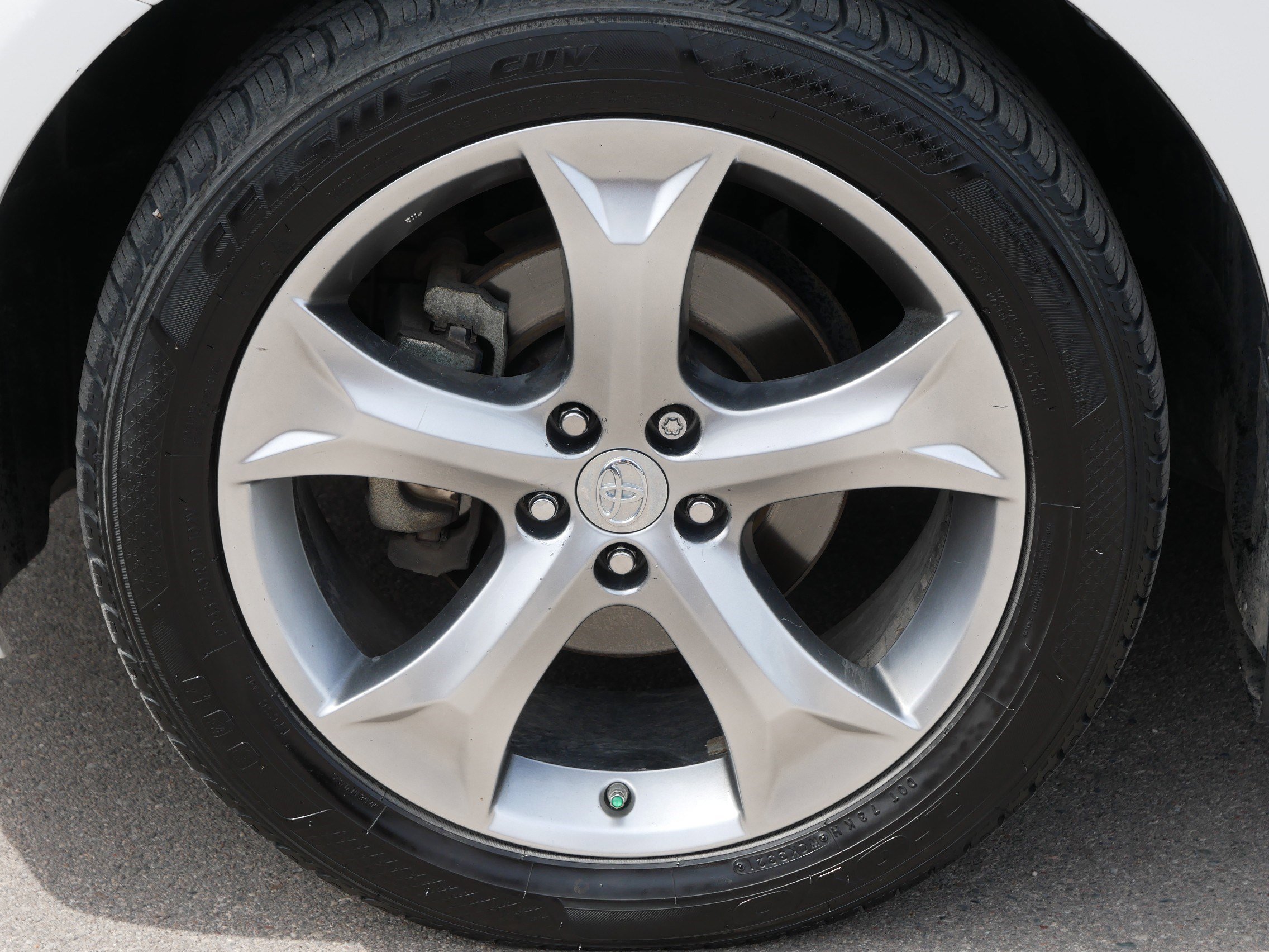 Used 2012 Toyota Venza LE AWD/4WD image 15