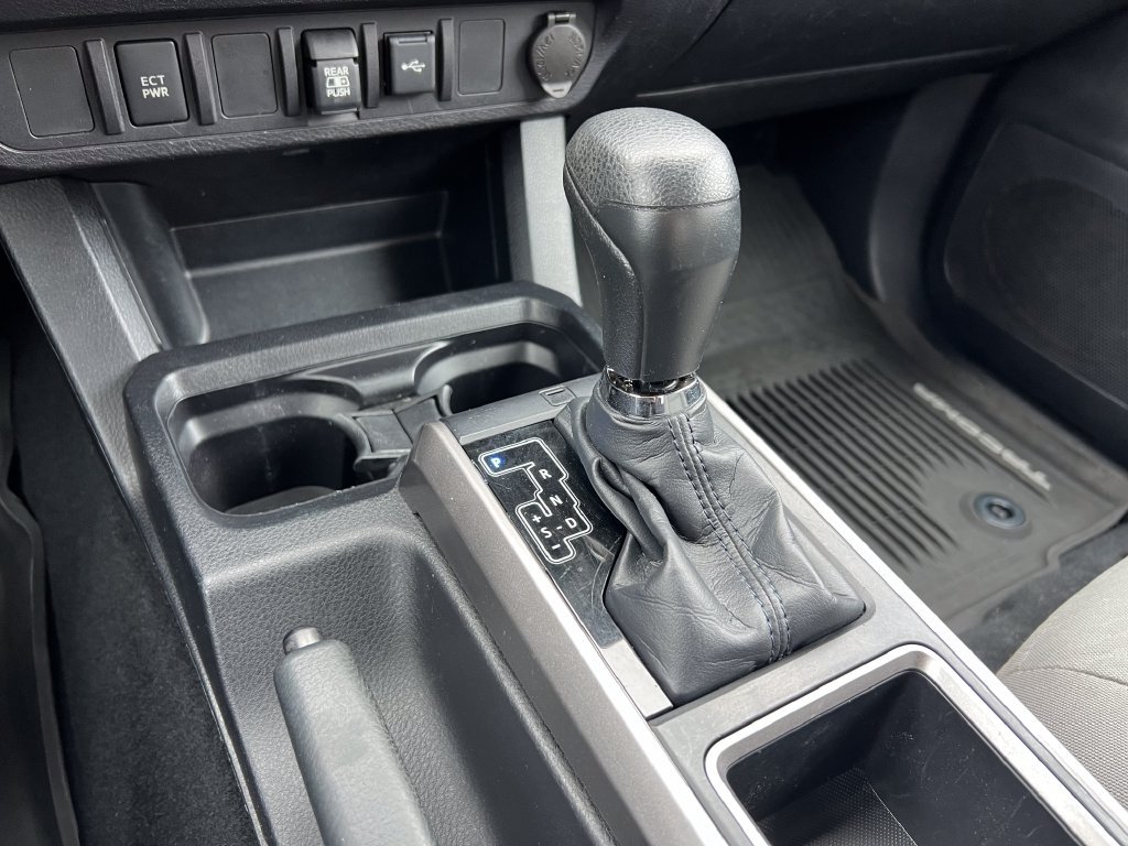 Used 2020 Toyota Tacoma SR5 AWD/4WD image 33