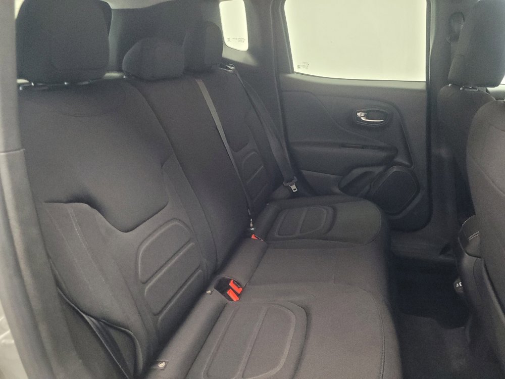 Used 2022 Jeep Renegade Latitude image 19
