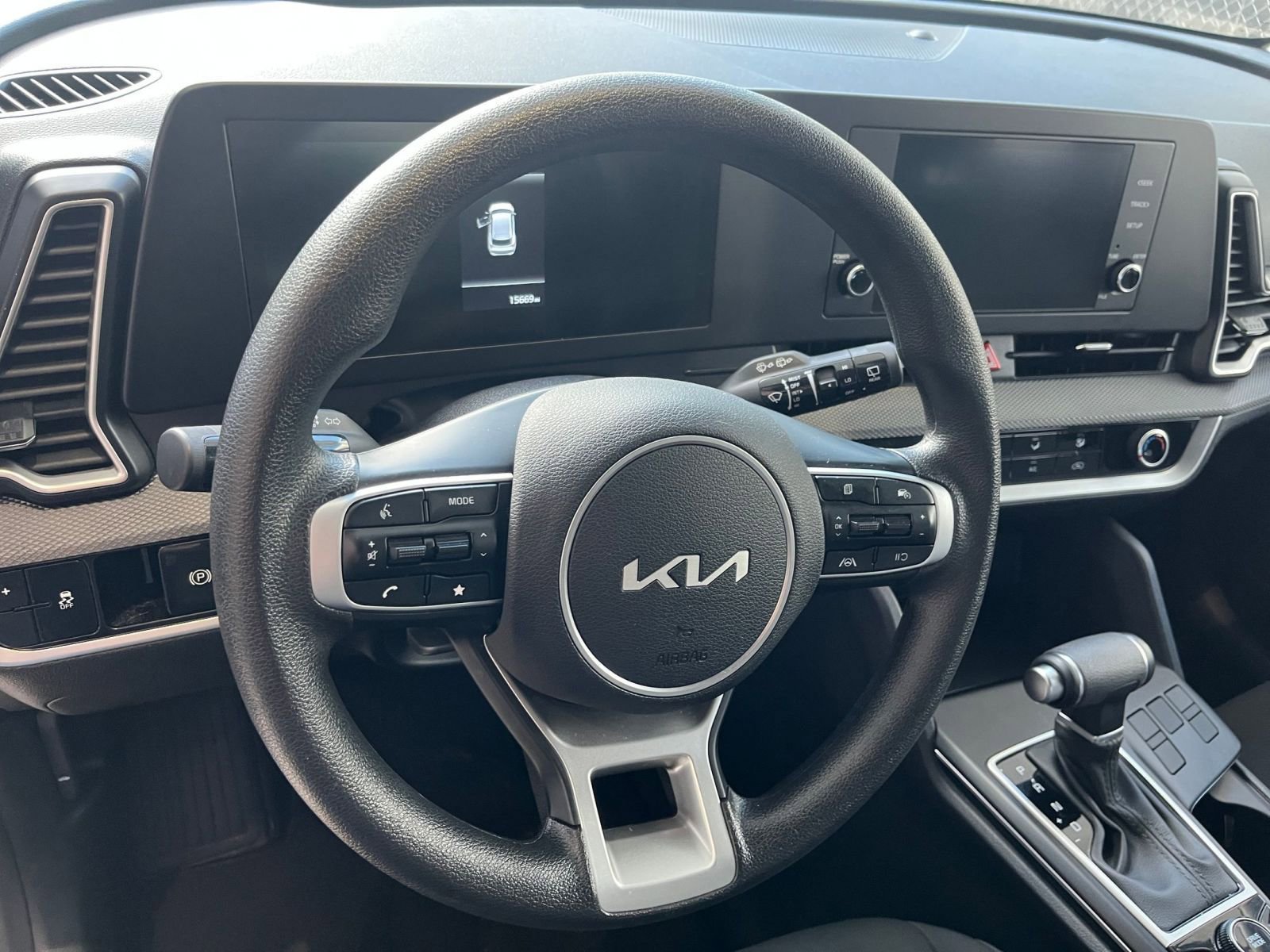 Used 2025 Kia Sportage LX image 28