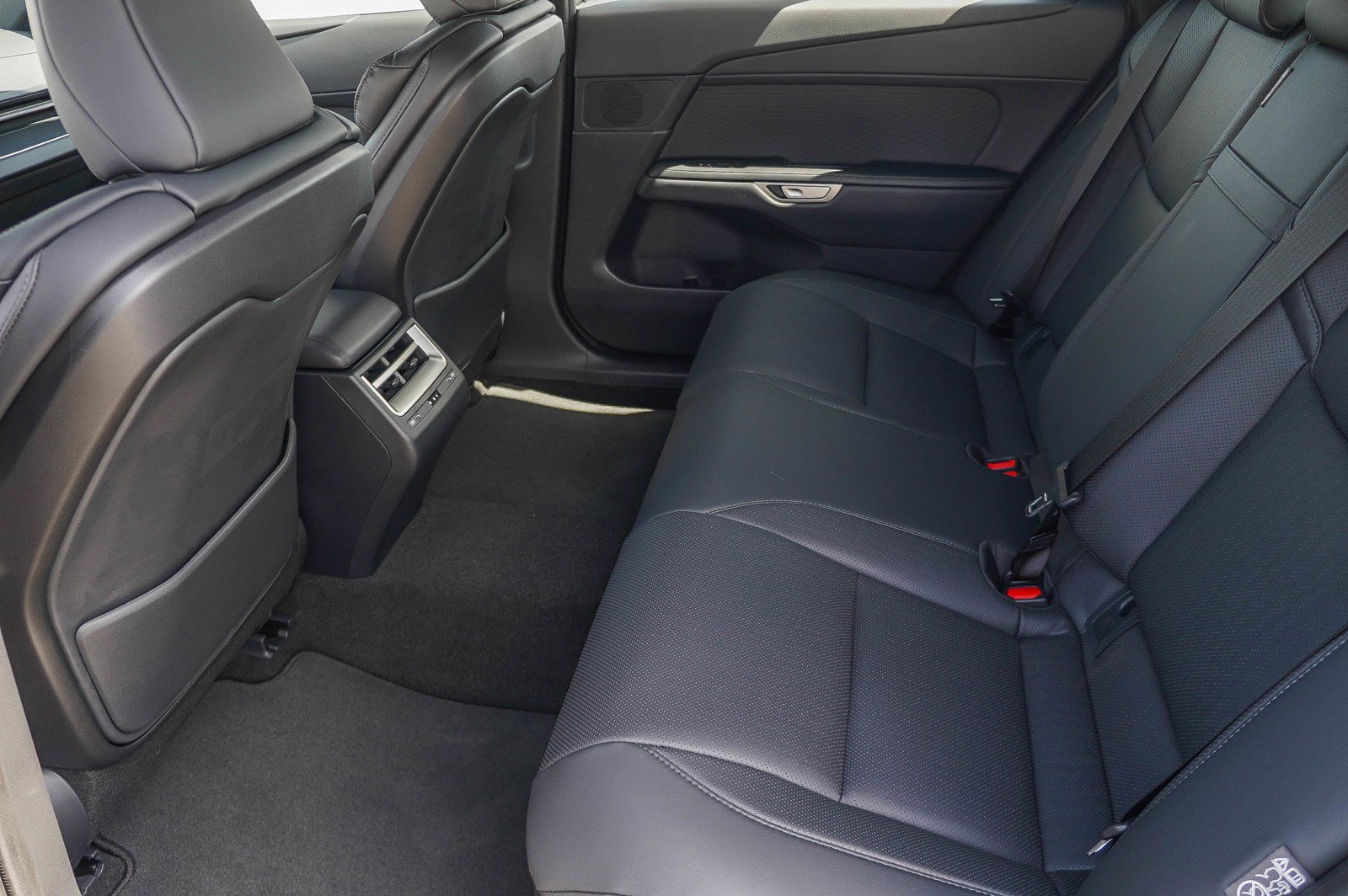 New 2026 Lexus ES 500e AWD/4WD image 22