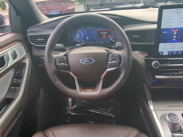 Certified 2024 Ford Explorer King Ranch w/ Technology Package AWD/4WD image 17