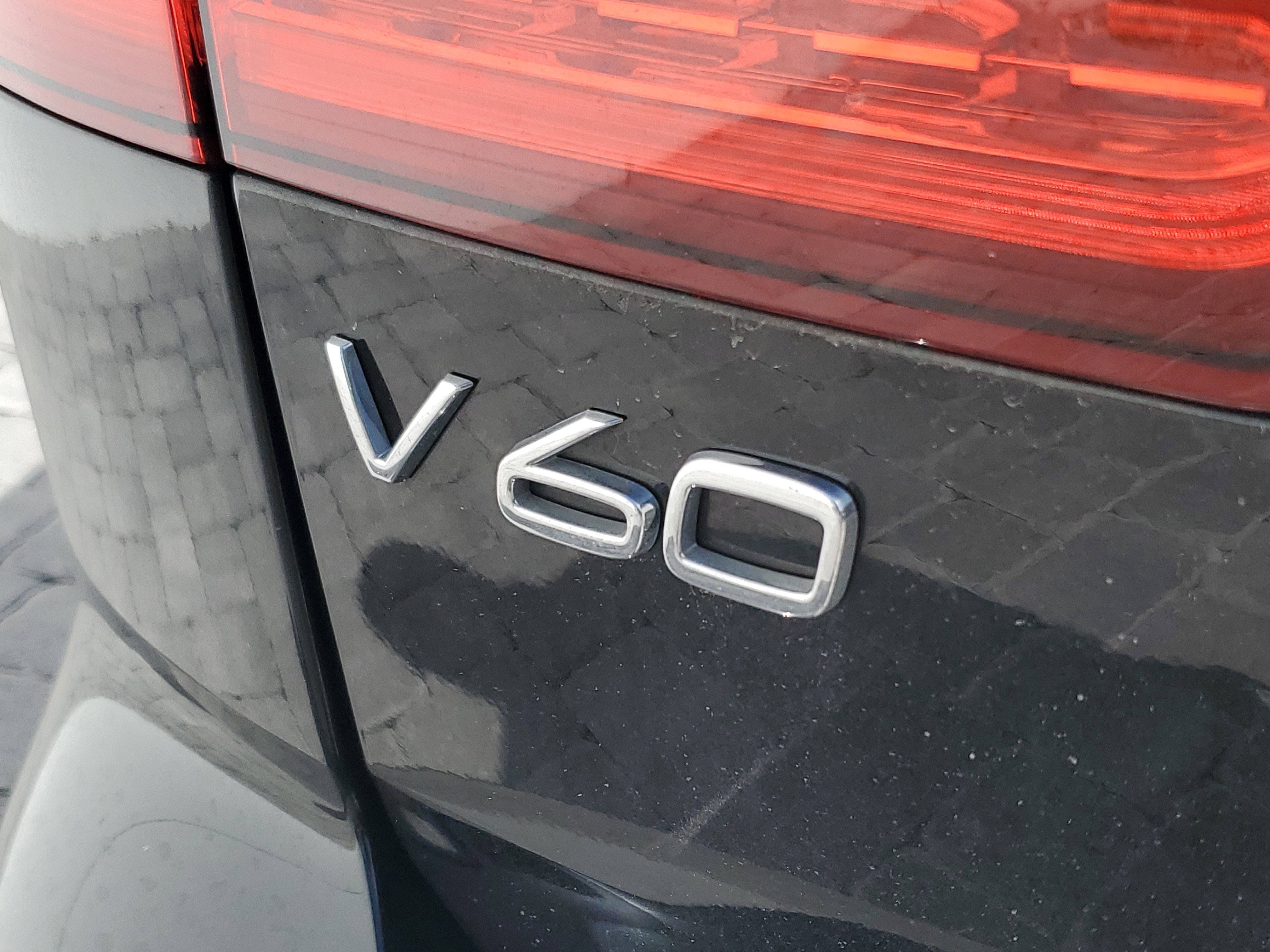 Used 2021 Volvo V60 T5 Cross Country w/ Climate Package image 7