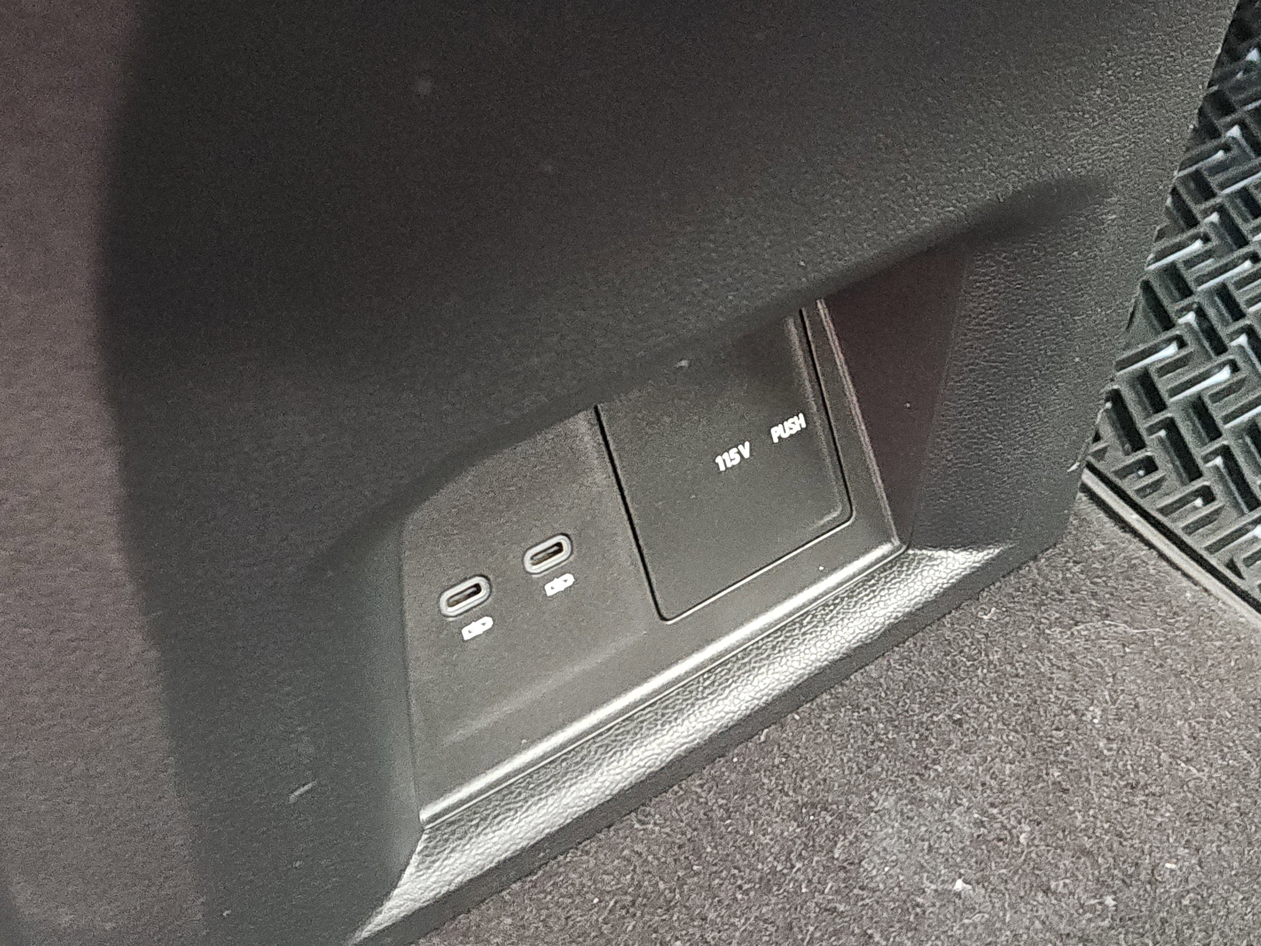 Certified 2022 Volkswagen Atlas SEL Premium image 18