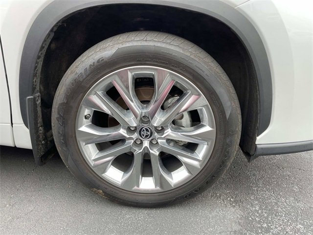 Used 2023 Toyota Highlander Limited image 7