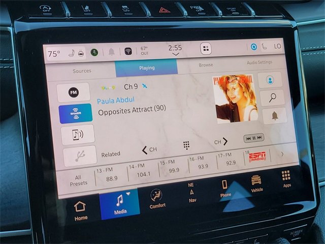 Used 2024 Jeep Grand Cherokee Limited image 31