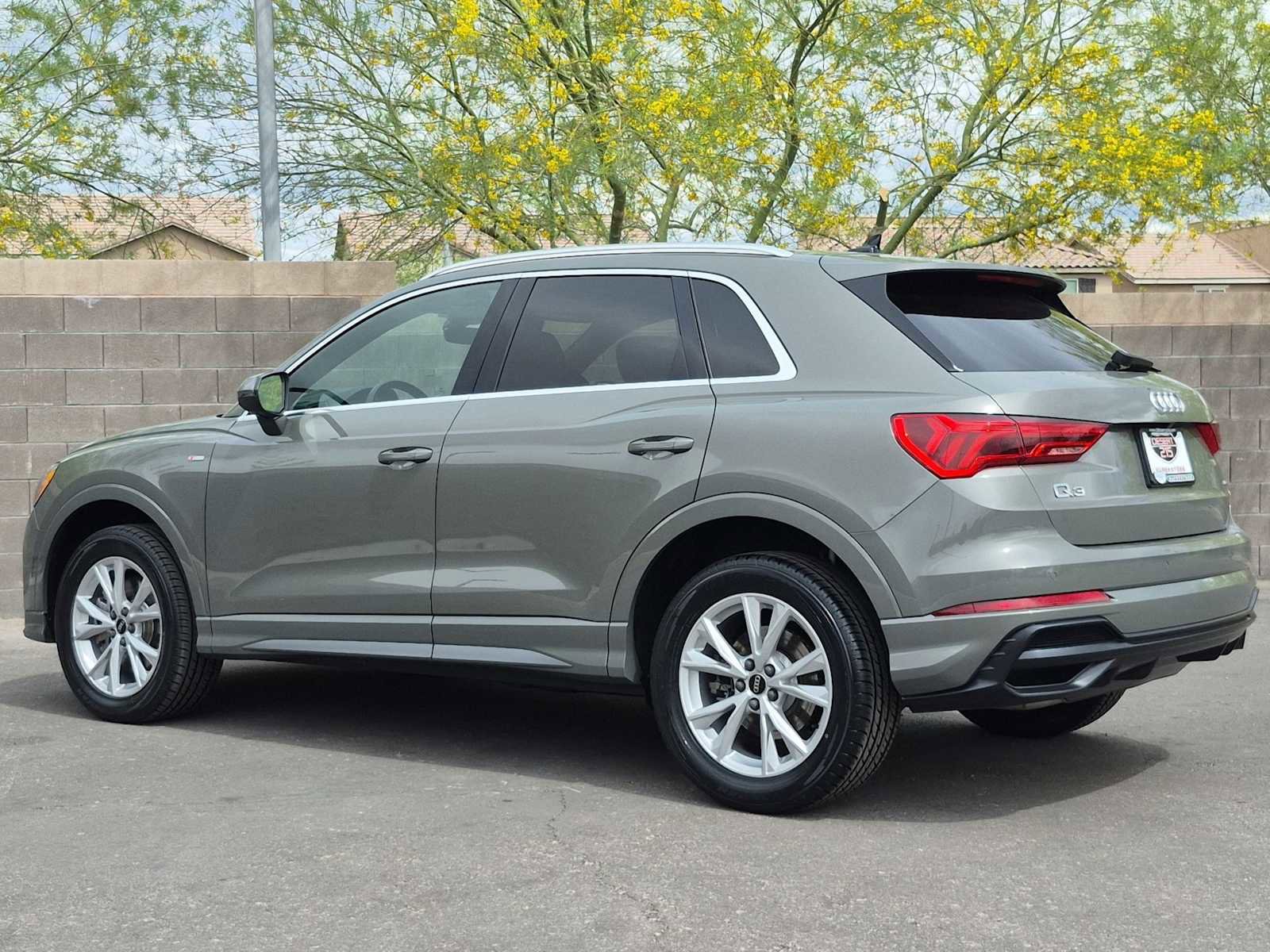 Used 2022 Audi Q3 2.0T Premium w/ Convenience Package AWD/4WD image 6