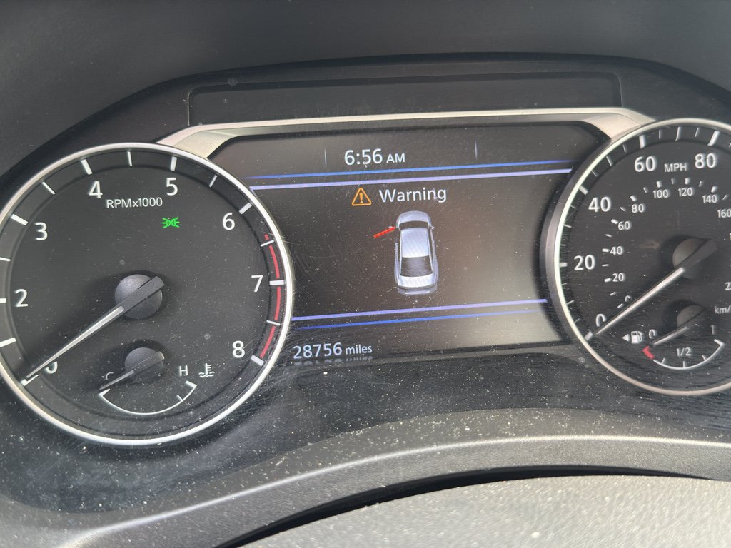 Used 2025 Nissan Altima 2.5 SV FWD image 3