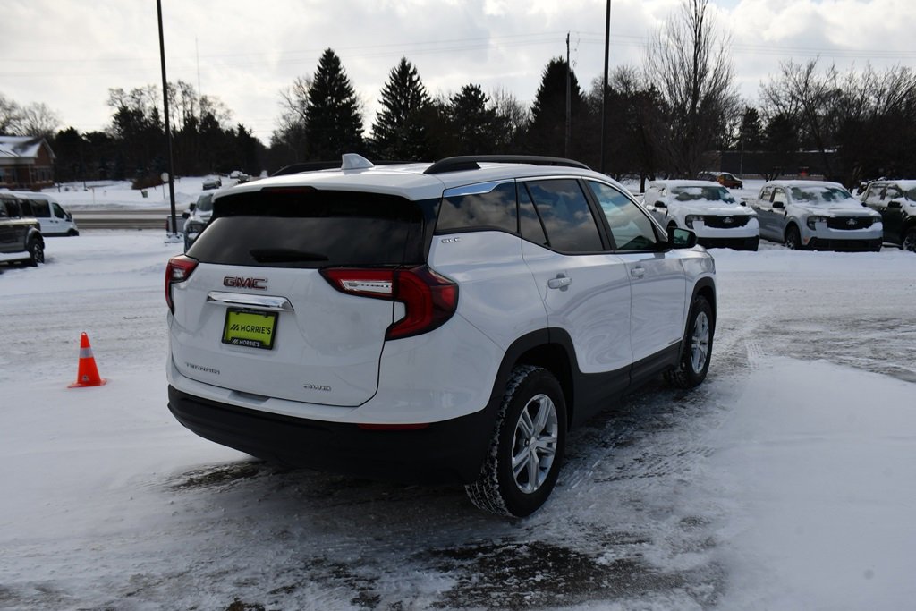 Used 2022 GMC Terrain SLE w/ Driver Convenience Package image 6