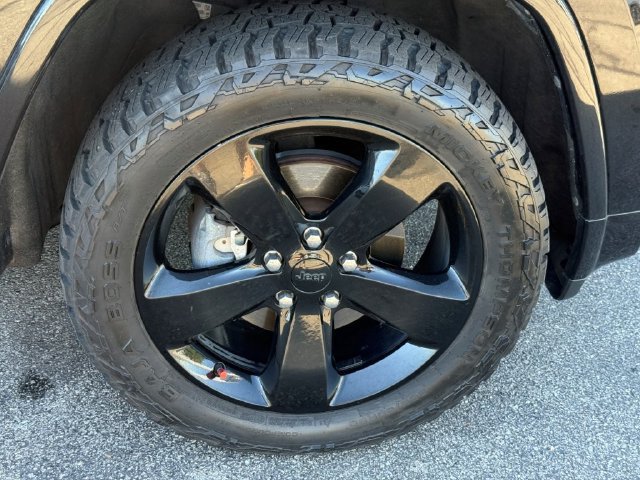 Used 2015 Jeep Grand Cherokee Altitude AWD/4WD image 8
