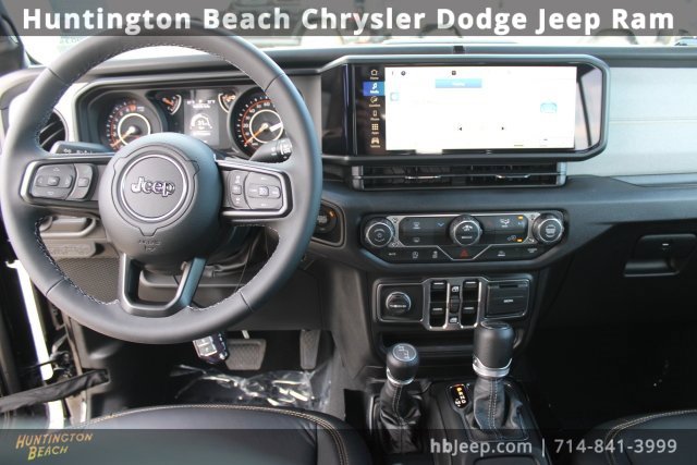 Used 2025 Jeep Gladiator Sport image 21