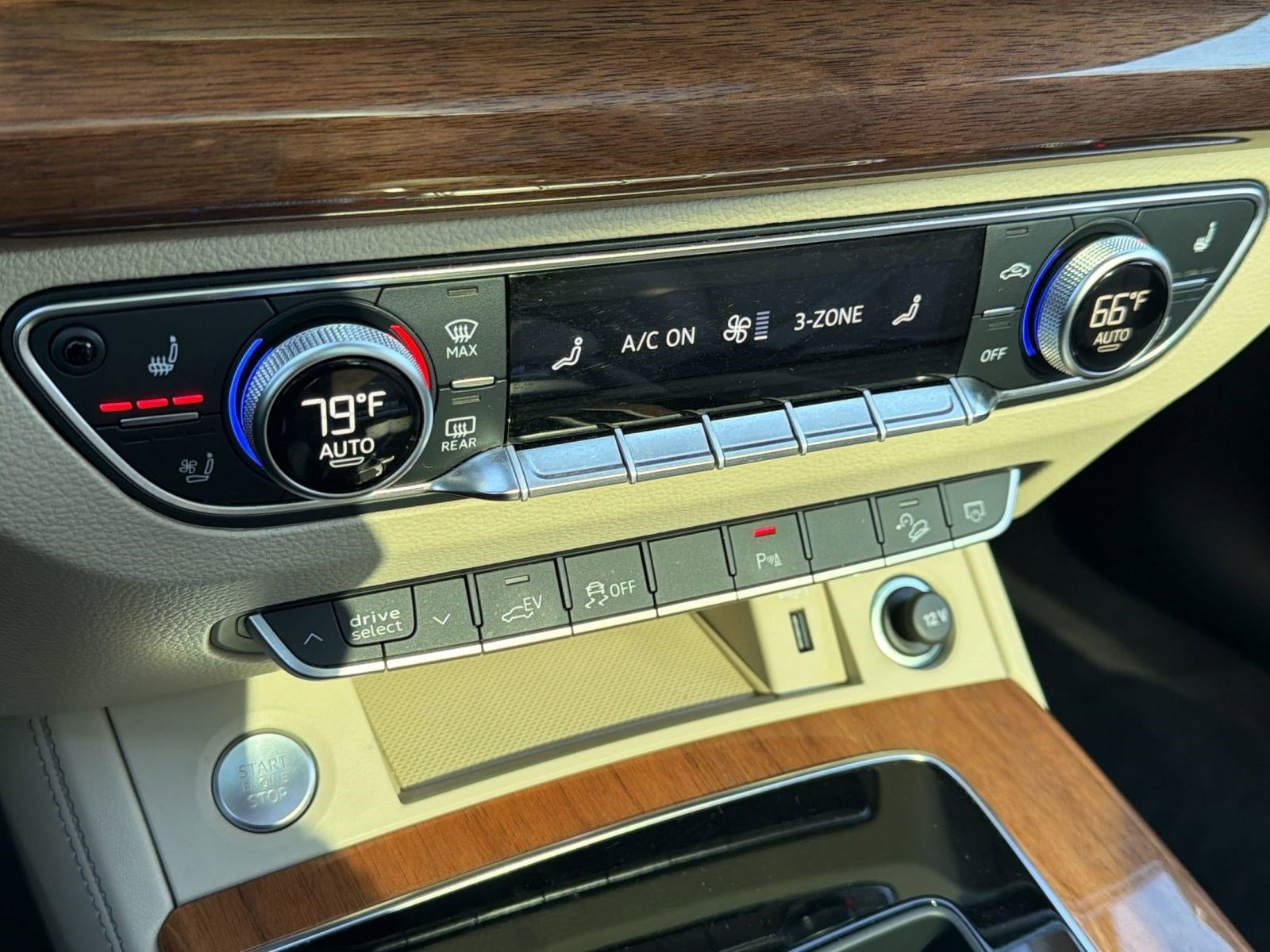 Used 2022 Audi Q5 e Premium Plus w/ Premium Plus Package image 18