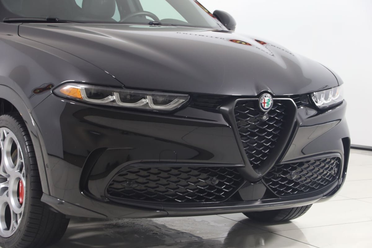 Used 2024 Alfa Romeo Tonale Veloce w/ Active Assist Package AWD/4WD image 38