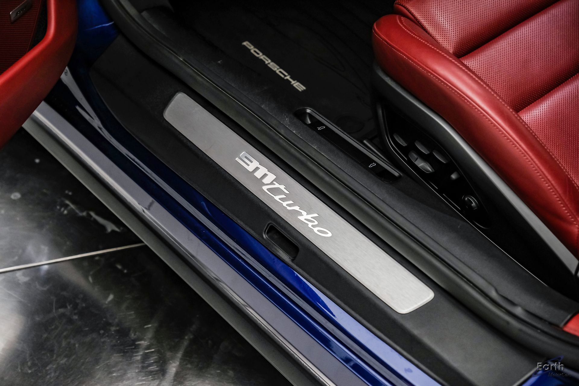 Used 2021 Porsche 911 Turbo image 44