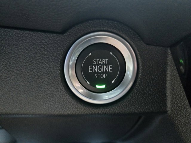 Used 2025 Chevrolet Traverse LT image 30