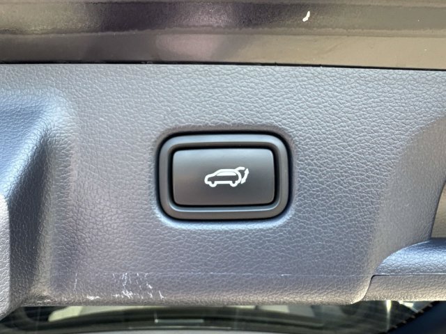 Used 2024 Hyundai Palisade Limited FWD image 15