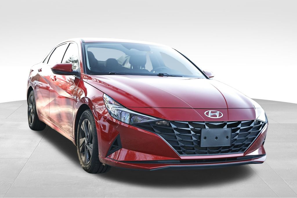 Used 2023 Hyundai Elantra SEL w/ Cargo Package image 7