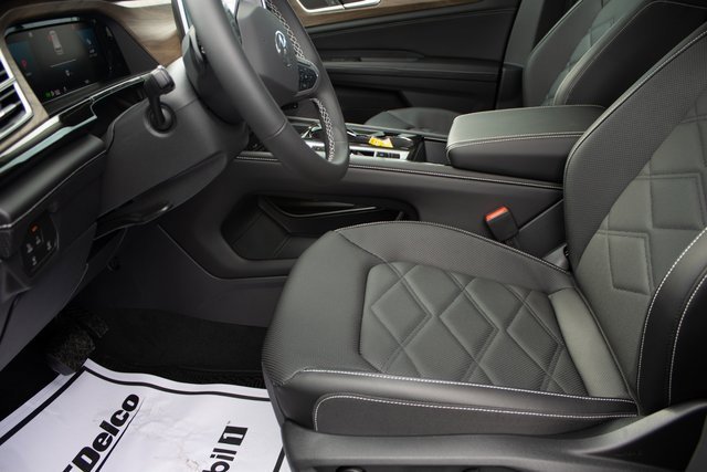 Used 2024 Volkswagen Atlas SE image 12