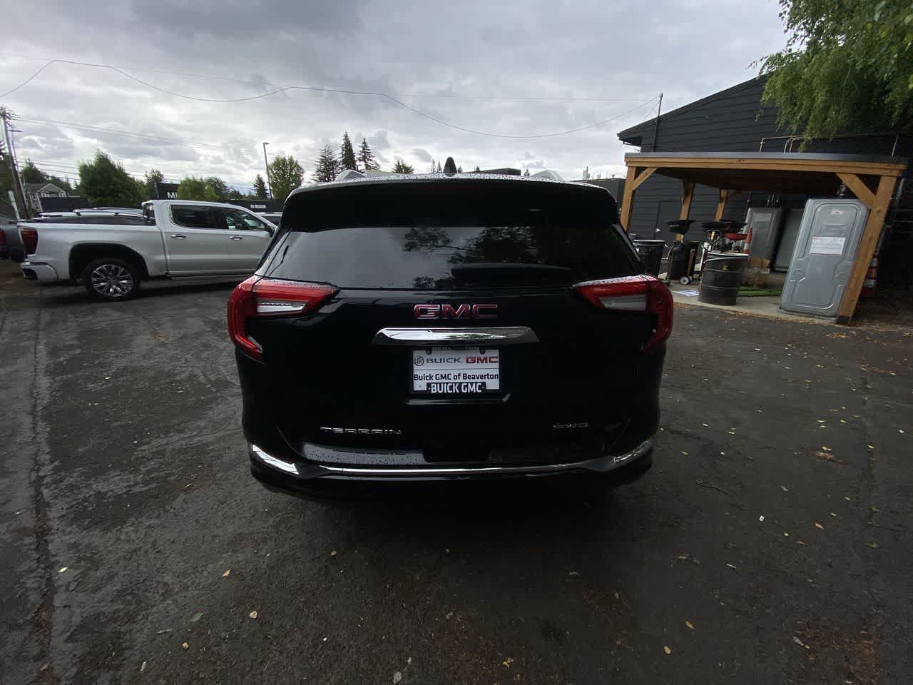 Used 2022 GMC Terrain Denali w/ Denali Premium Package AWD/4WD image 5