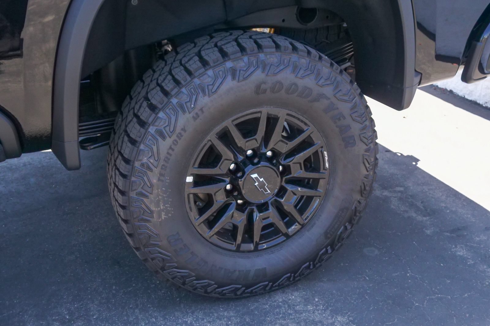New 2026 Chevrolet Silverado 2500 ZR2 w/ LPO, Dark Essentials Package AWD/4WD image 6