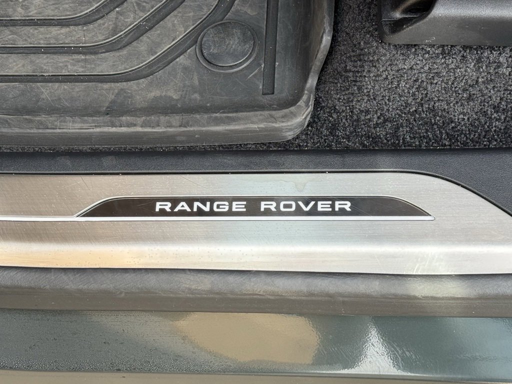 Certified 2024 Land Rover Range Rover SE image 13