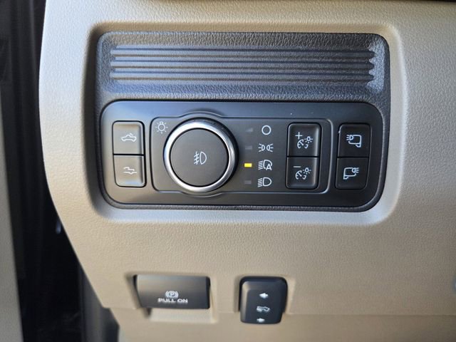 Certified 2026 Ford F350 Platinum w/ Platinum Plus Package image 24
