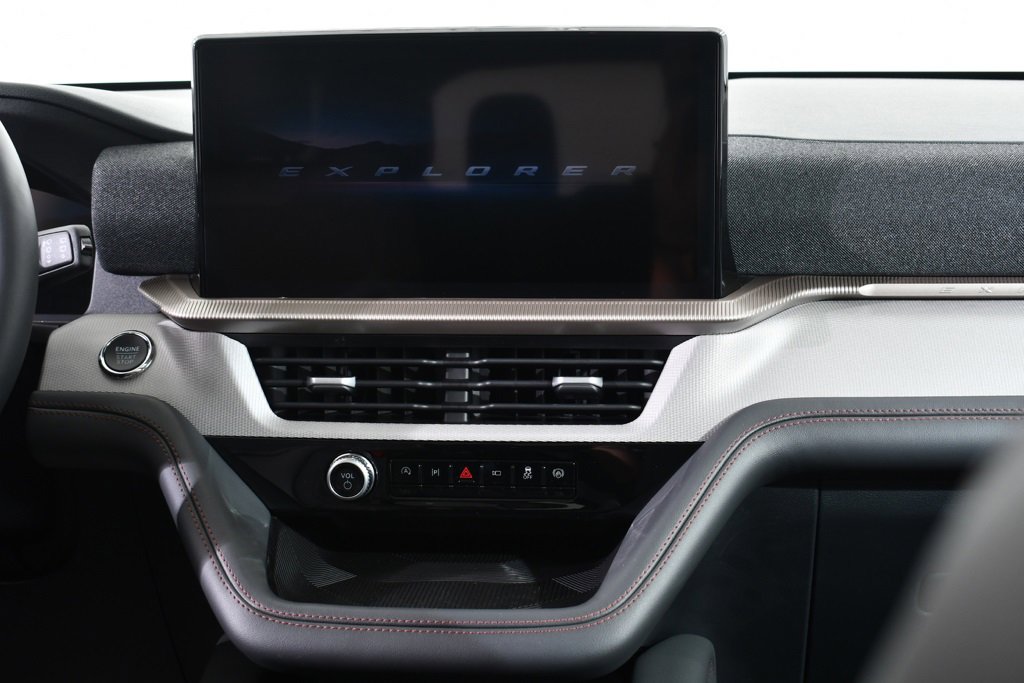 New 2025 Ford Explorer Active w/ Active Comfort Package image 9