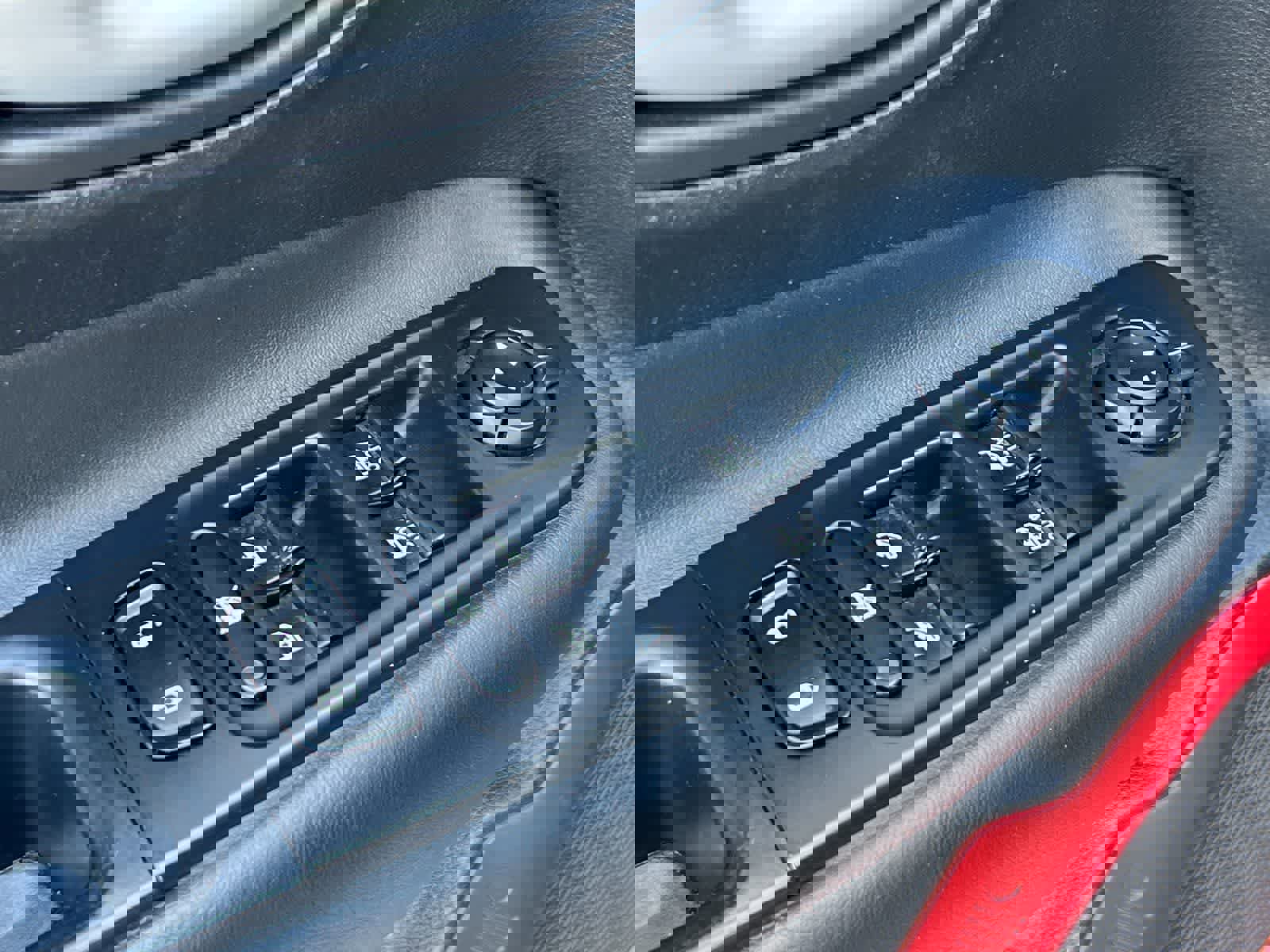 Used 2016 Jeep Renegade Trailhawk image 14