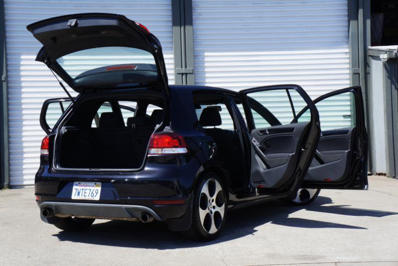 Used 2011 Volkswagen Golf 4-Door image 24