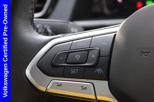 Used 2025 Volkswagen Atlas Cross Sport SEL R-Line AWD/4WD image 32