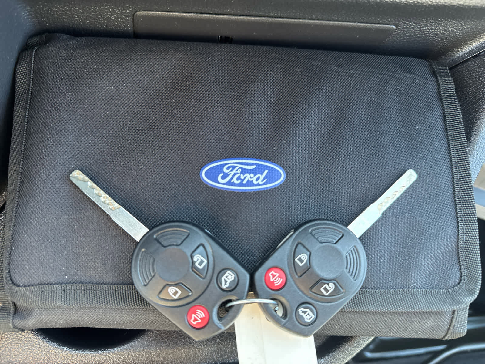 Used 2019 Ford Transit 150 XLT image 22