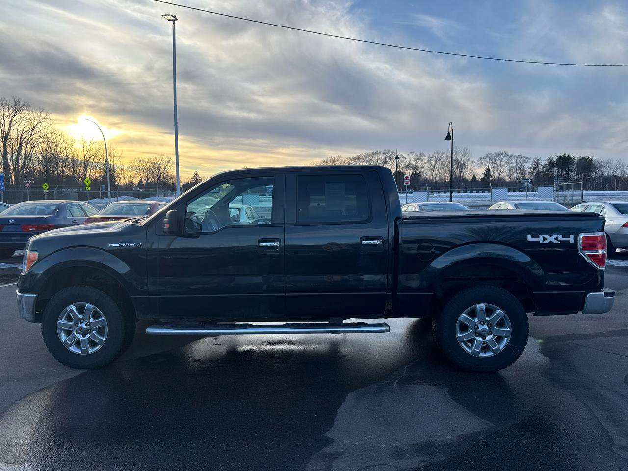 Used 2014 Ford F150 XLT w/ XLT Chrome Package image 8