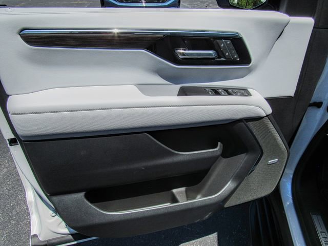 New 2025 Chevrolet Suburban Premier image 10